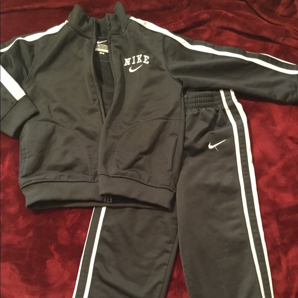 Nike kids jogging set